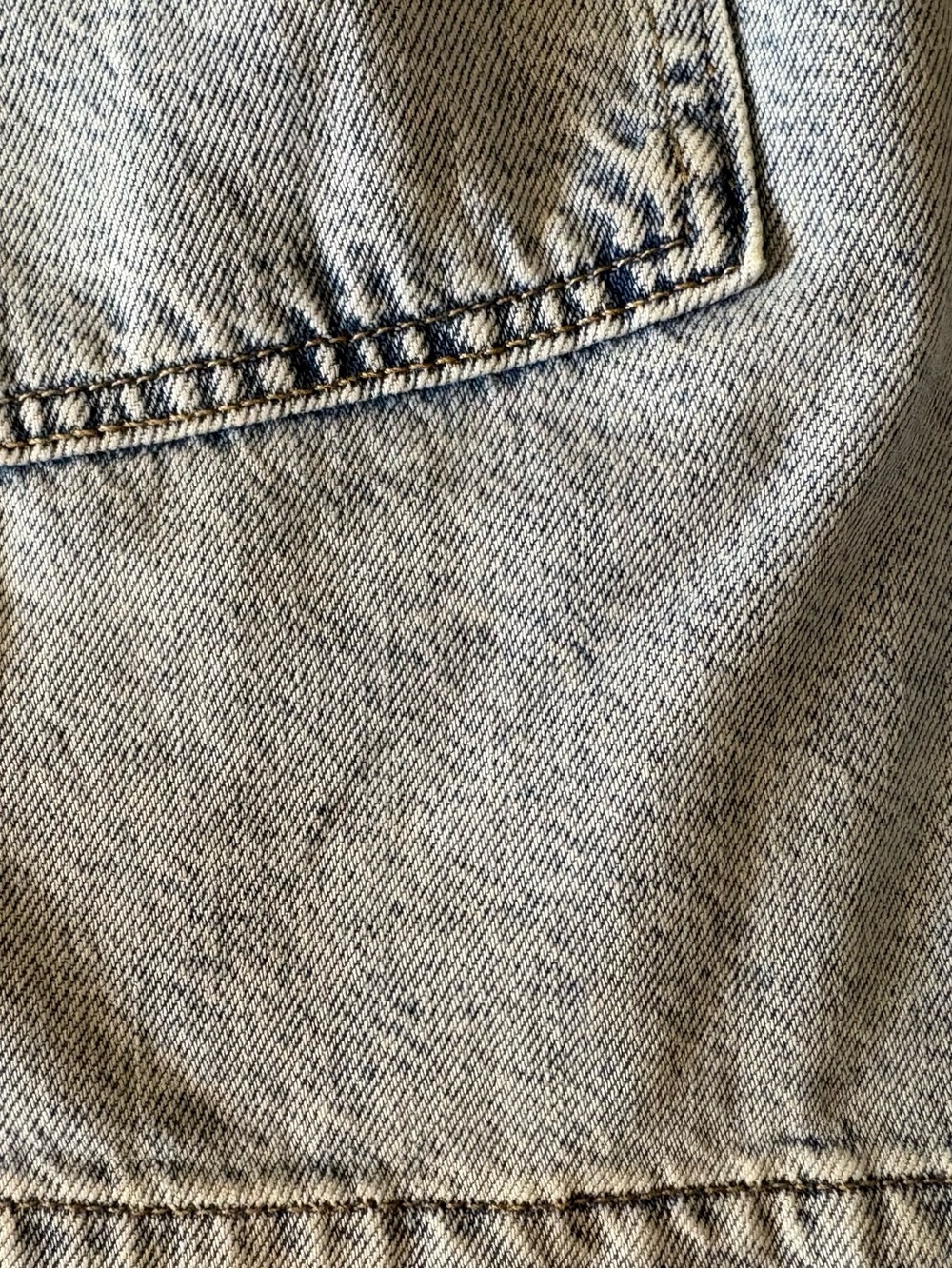 Light Wash Denim Paperbag Waist Shorts Small (4-6) - Picture 8 of 8
